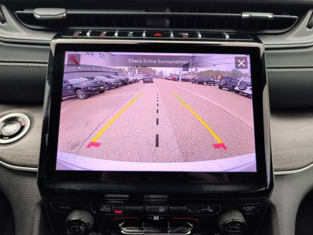 Used 2025 Jeep Grand Cherokee Limited AWD/4WD image 27