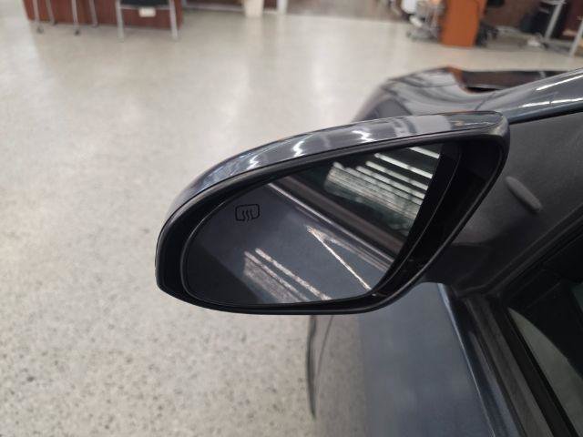 Used 2017 Toyota Corolla LE FWD image 38
