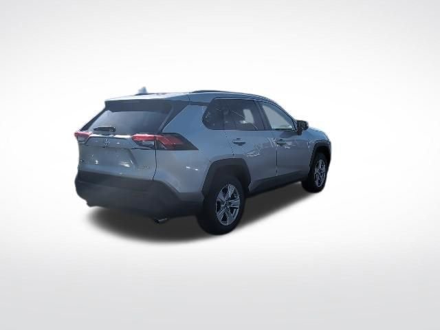 Used 2021 Toyota RAV4 XLE image 5