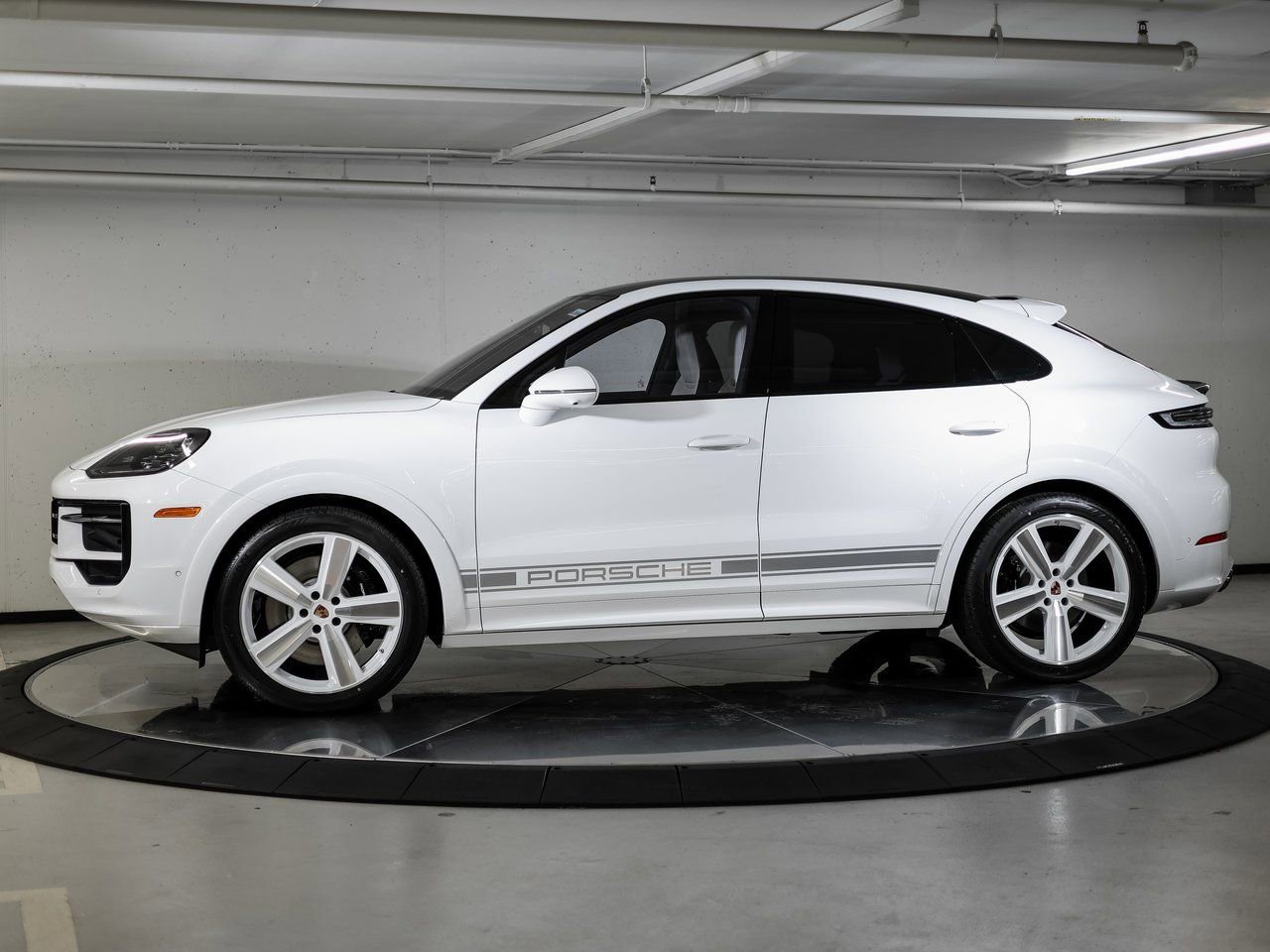 New 2026 Porsche Cayenne GTS AWD/4WD image 2