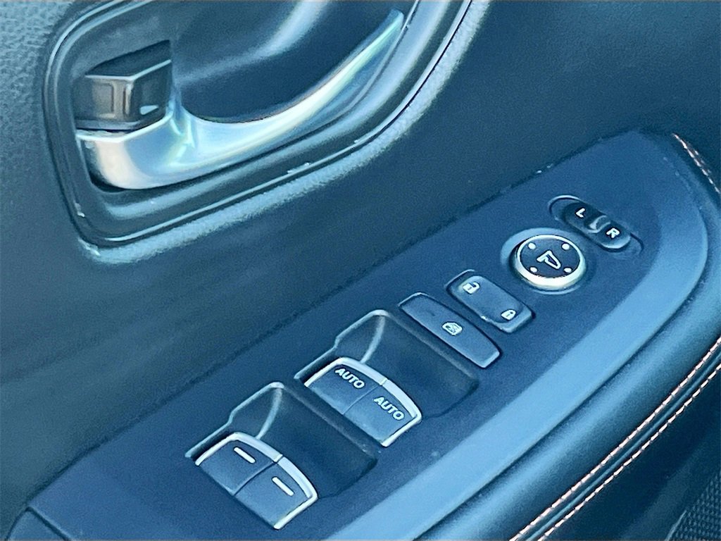 Used 2025 Honda HR-V Sport image 17