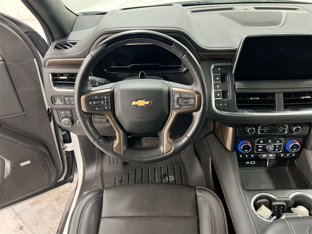 Used 2024 Chevrolet Suburban High Country w/ Advanced Technology Package image 21