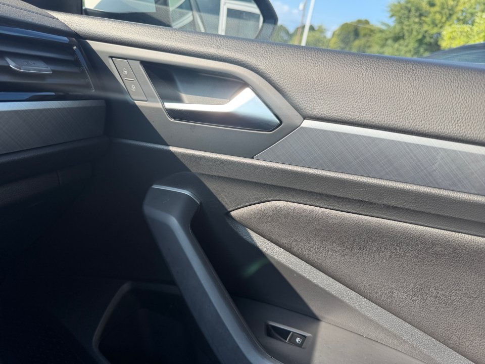 Certified 2022 Volkswagen Jetta SE FWD image 31