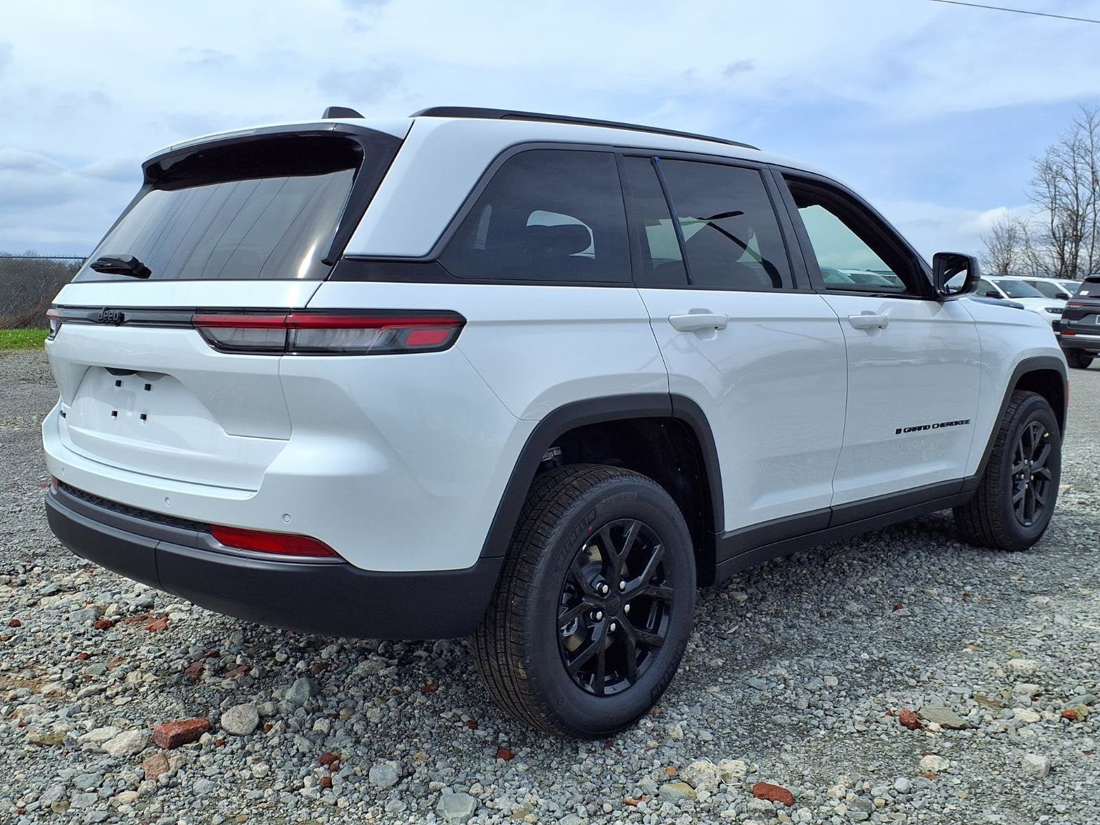 New 2026 Jeep Grand Cherokee Altitude AWD/4WD image 3