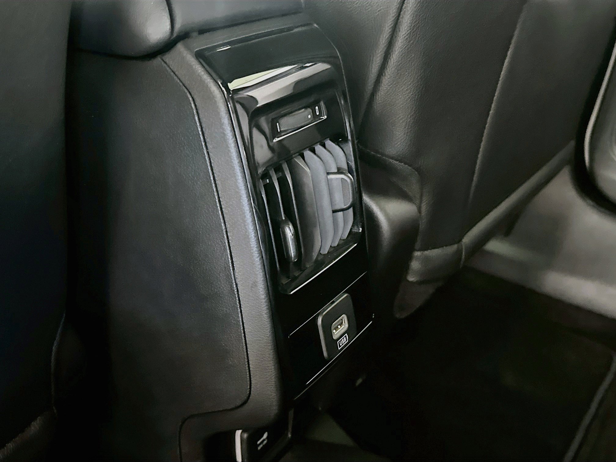 Used 2025 Jeep Compass Limited AWD/4WD image 26