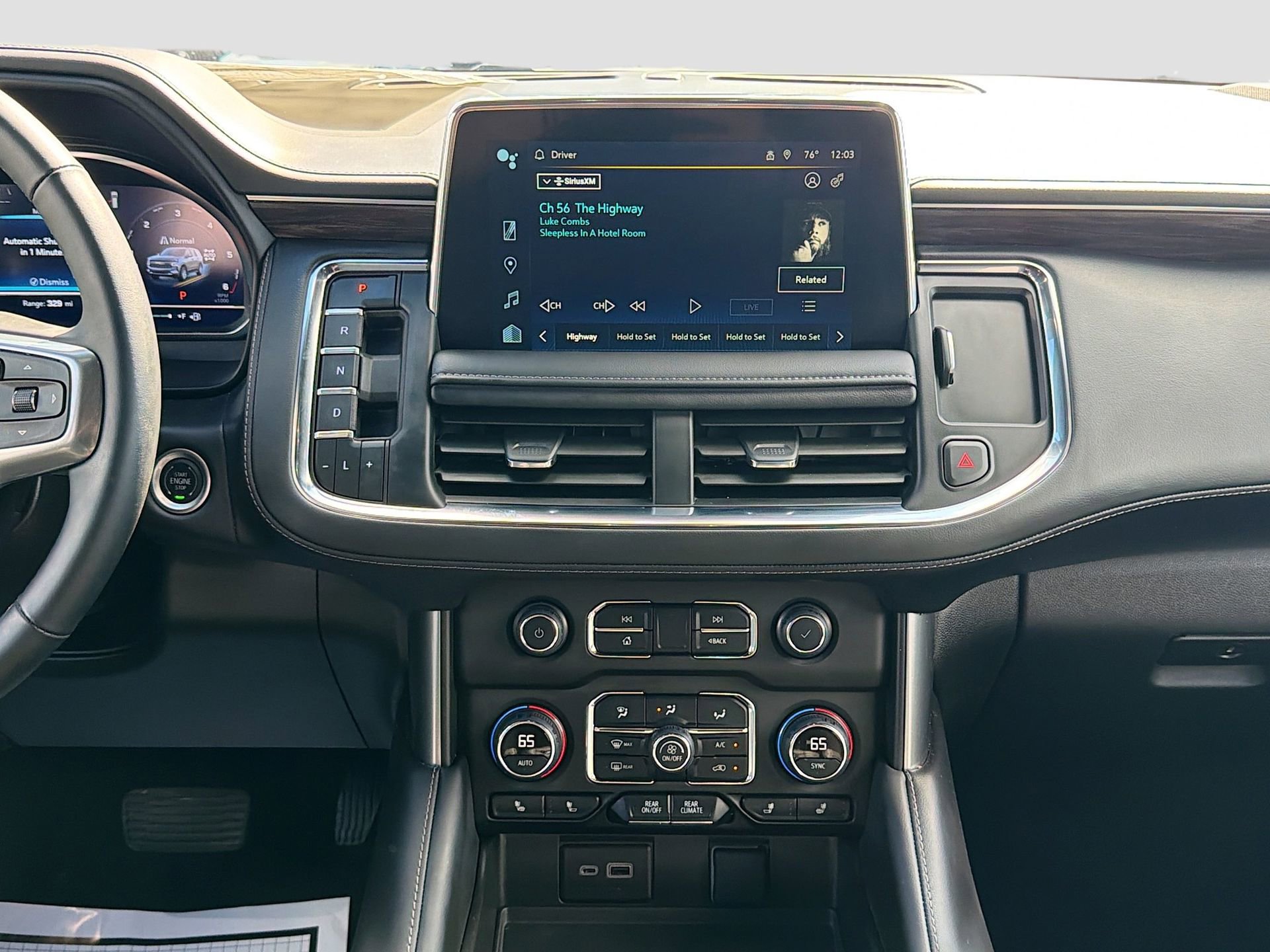 Used 2024 Chevrolet Suburban Z71 w/ Luxury Package image 31