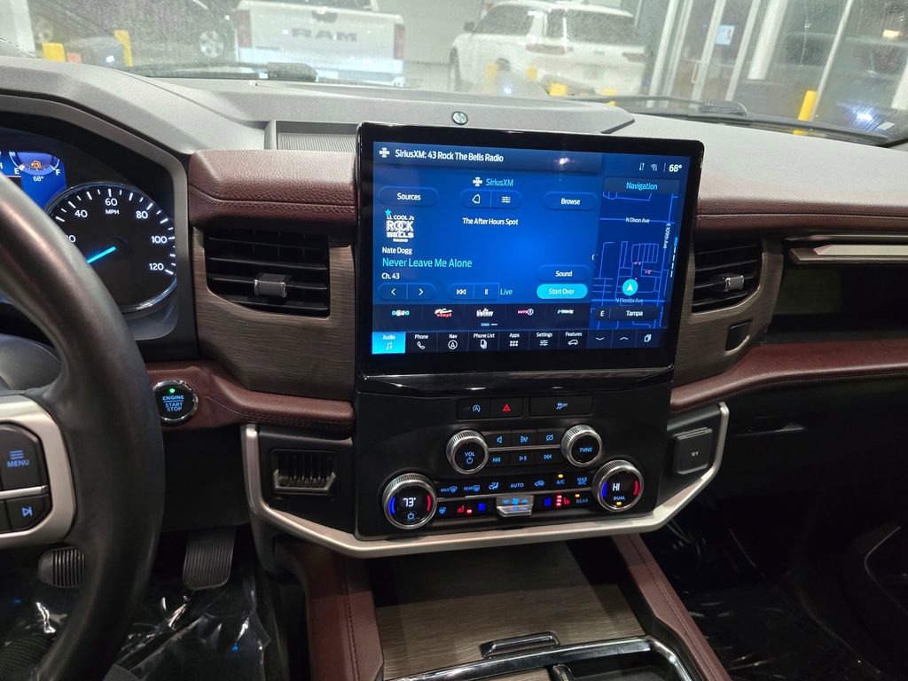 Used 2024 Ford Expedition Limited image 24