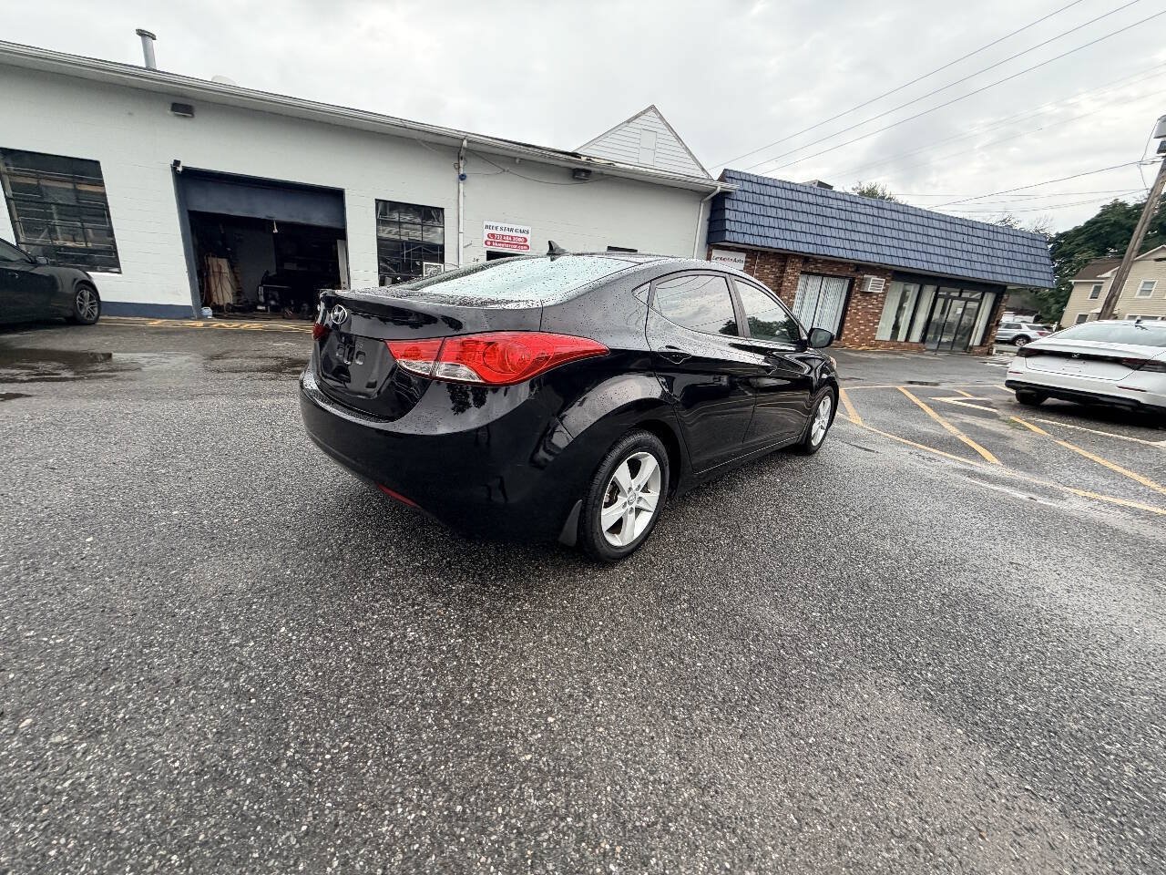 Used 2012 Hyundai Elantra GLS w/ Preferred Pkg 3 FWD image 28