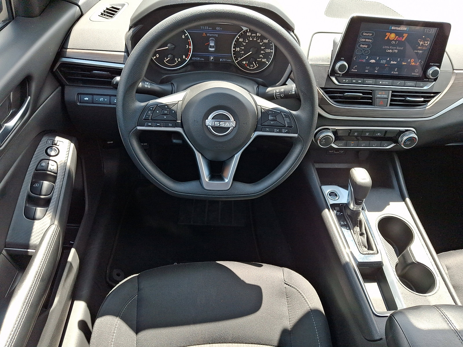 Used 2025 Nissan Altima 2.5 SV FWD image 11
