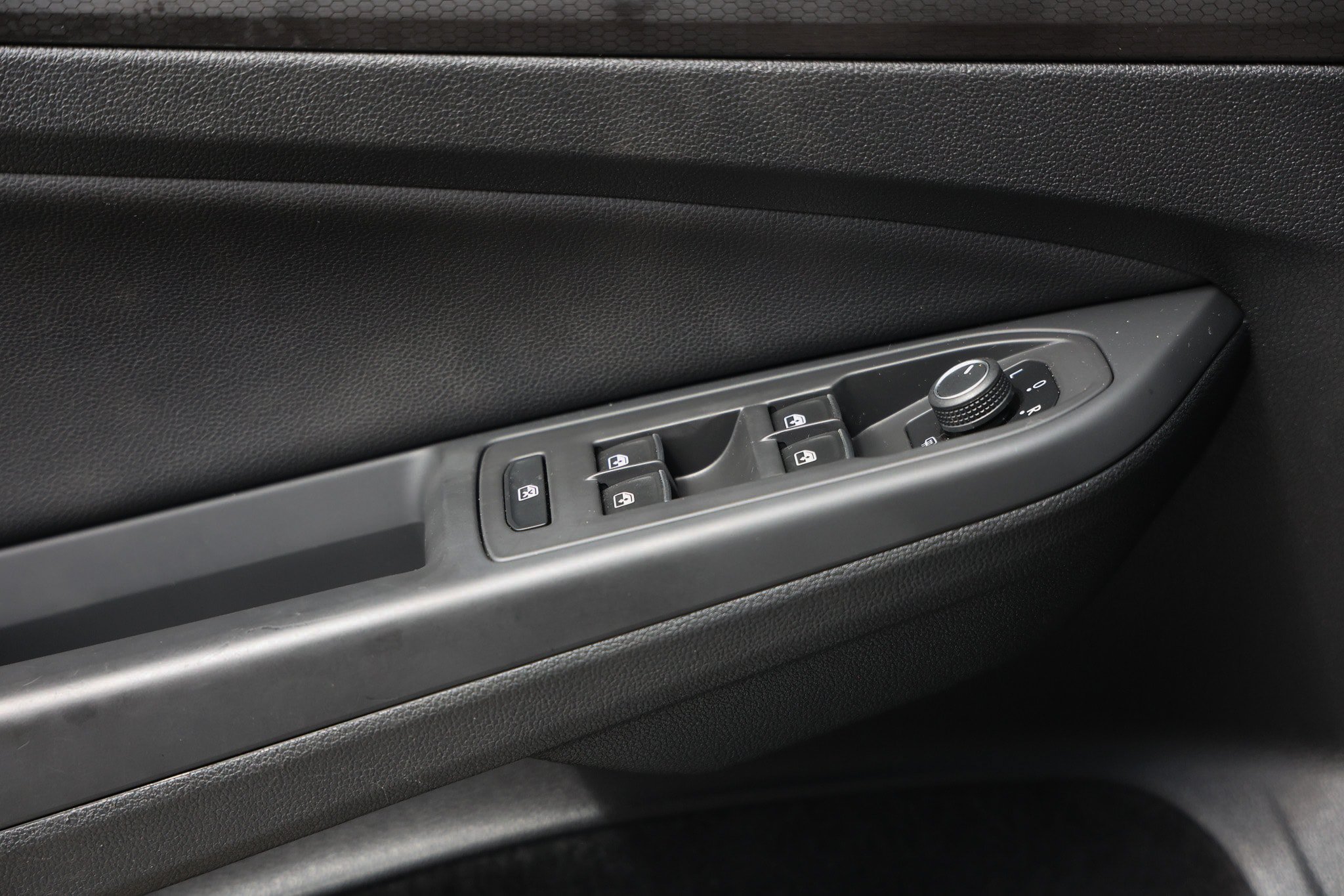 Used 2022 Volkswagen GTI SE FWD image 49