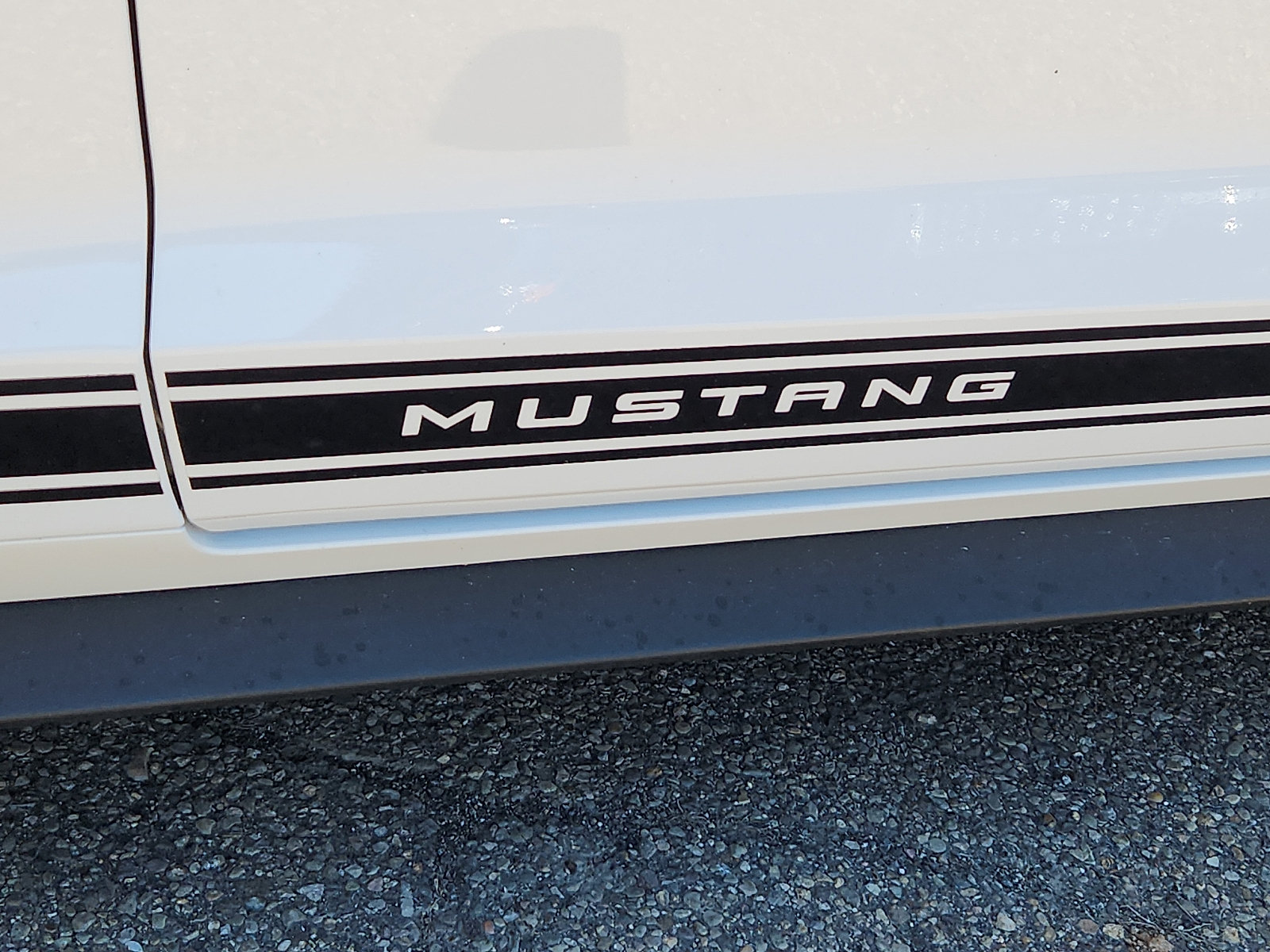 Used 2021 Ford Mustang Premium w/ Pony Package RWD image 29