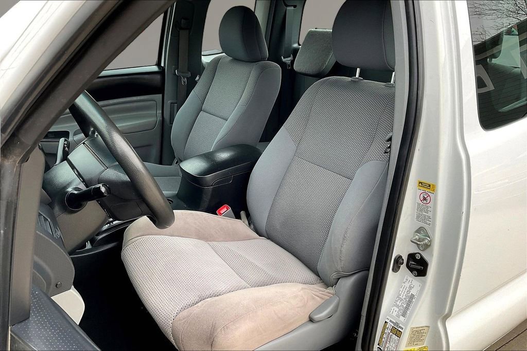 Used 2015 Toyota Tacoma 2WD Access Cab image 22
