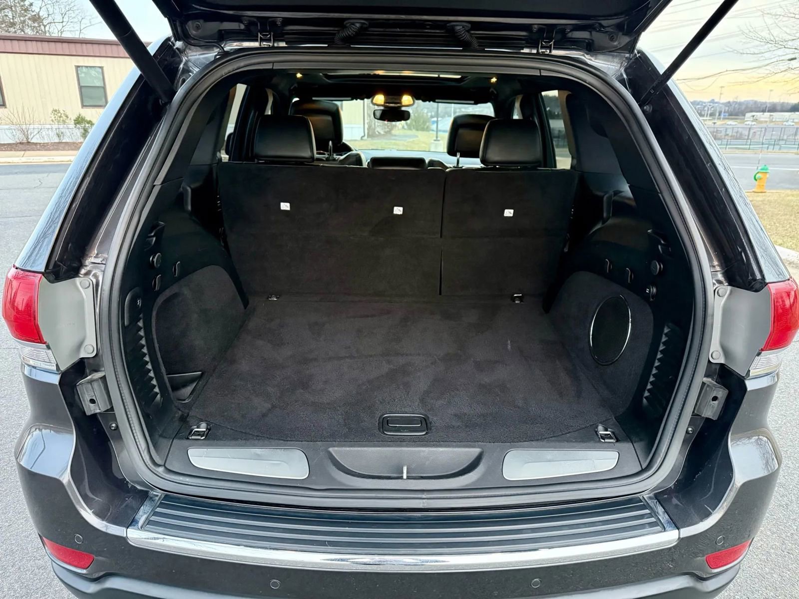 Used 2019 Jeep Grand Cherokee Limited w/ Luxury Group II image 18