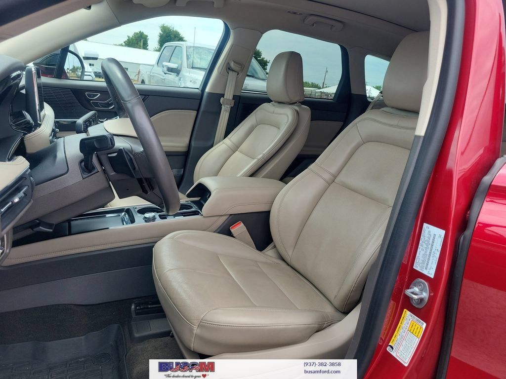 Used 2022 Lincoln Corsair AWD w/ Premium Package image 11