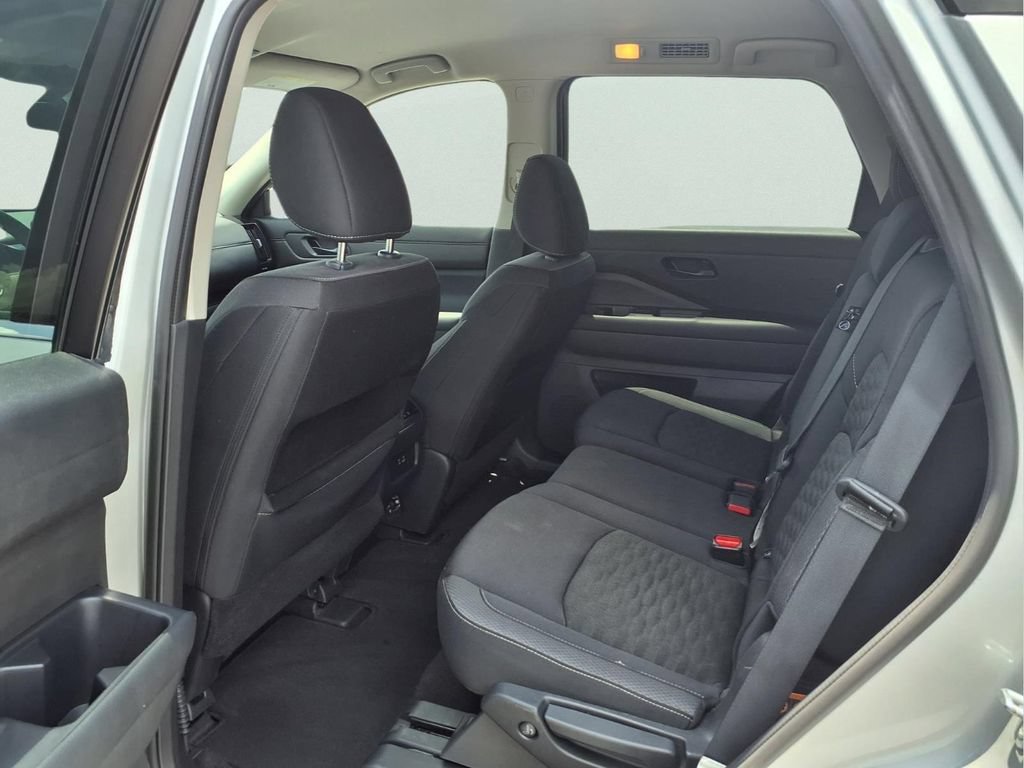 Used 2024 Nissan Pathfinder SV FWD image 20