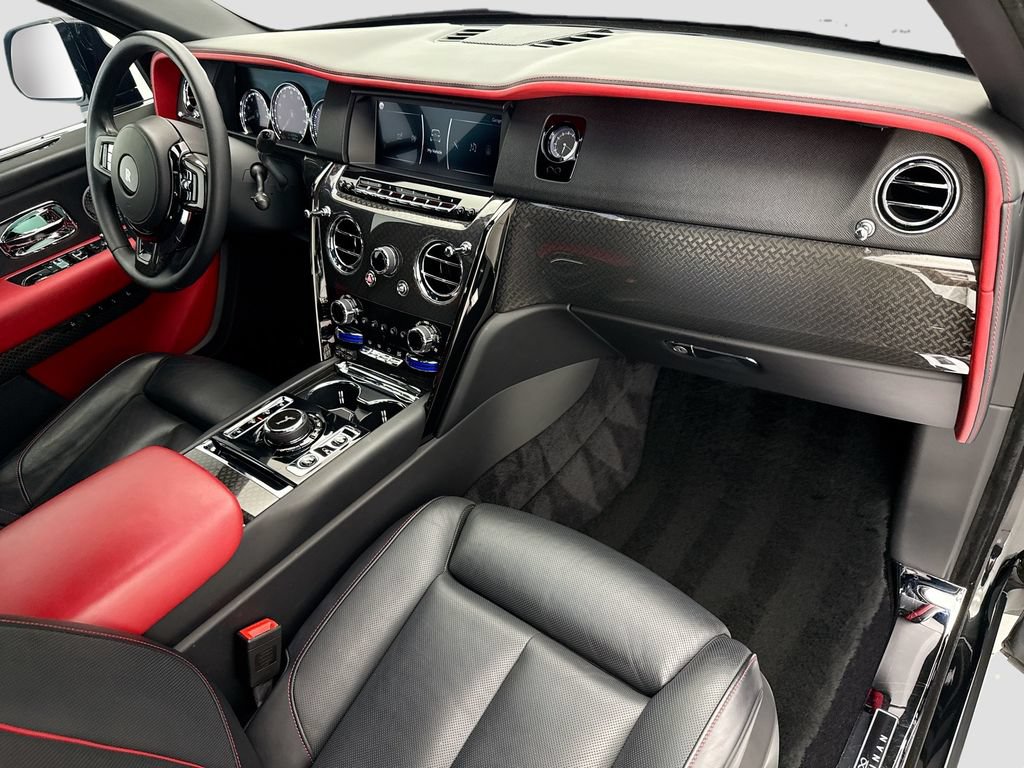 Certified 2022 Rolls-Royce Cullinan Black Badge w/ Dark Exterior Package AWD/4WD image 16