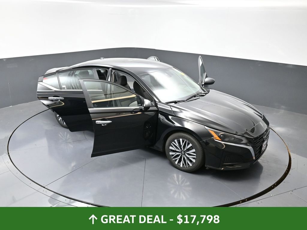 Used 2024 Nissan Altima 2.5 SV image 58