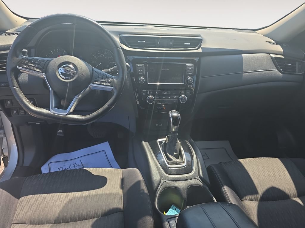 Used 2018 Nissan Rogue SV w/ Sun & Sound Touring Package AWD/4WD image 10