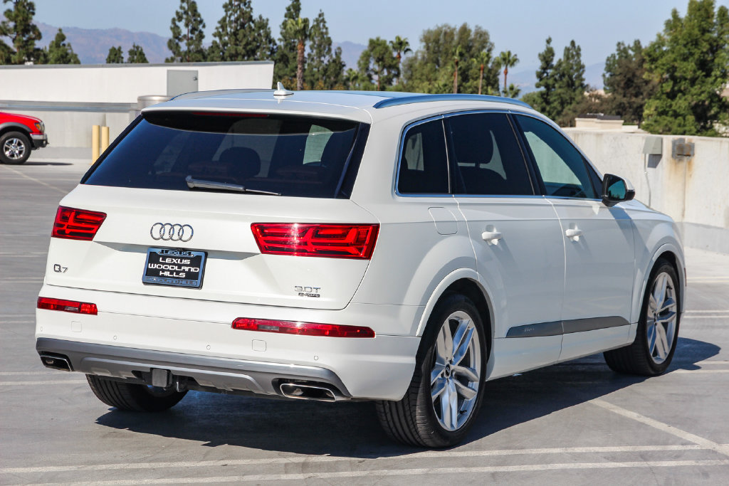 Used 2017 Audi Q7 3.0T Prestige w/ Prestige Package AWD/4WD image 4