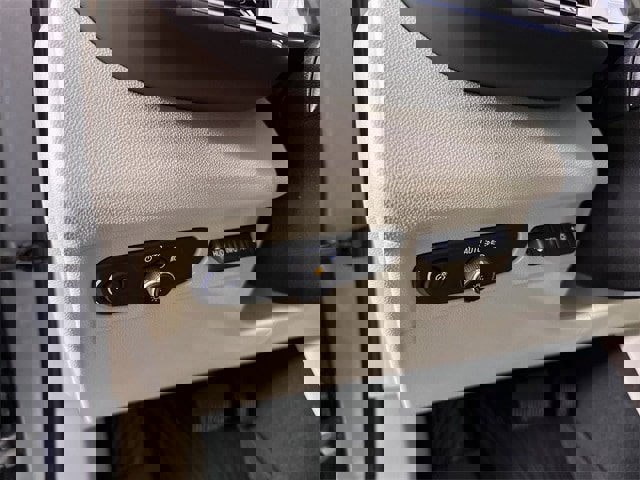 Used 2023 Buick Envision Avenir image 18