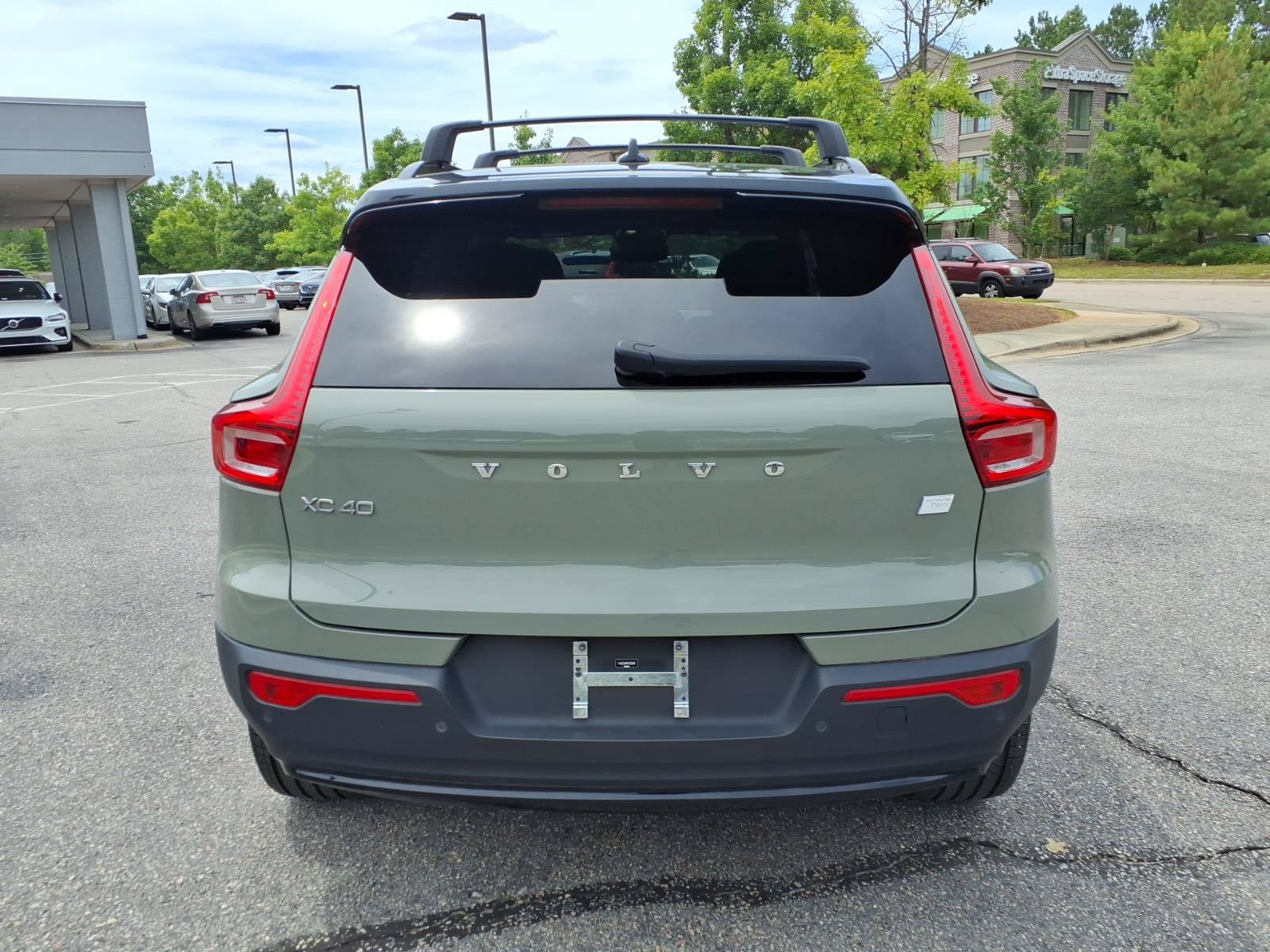 Used 2023 Volvo XC40 Recharge Ultimate w/ Protection Package Premier AWD/4WD image 4