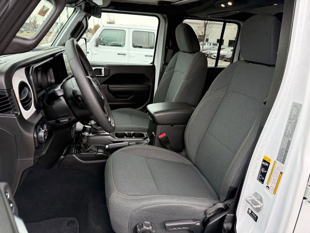 Used 2025 Jeep Gladiator Sport image 32