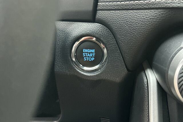 Used 2022 Toyota RAV4 XLE image 28