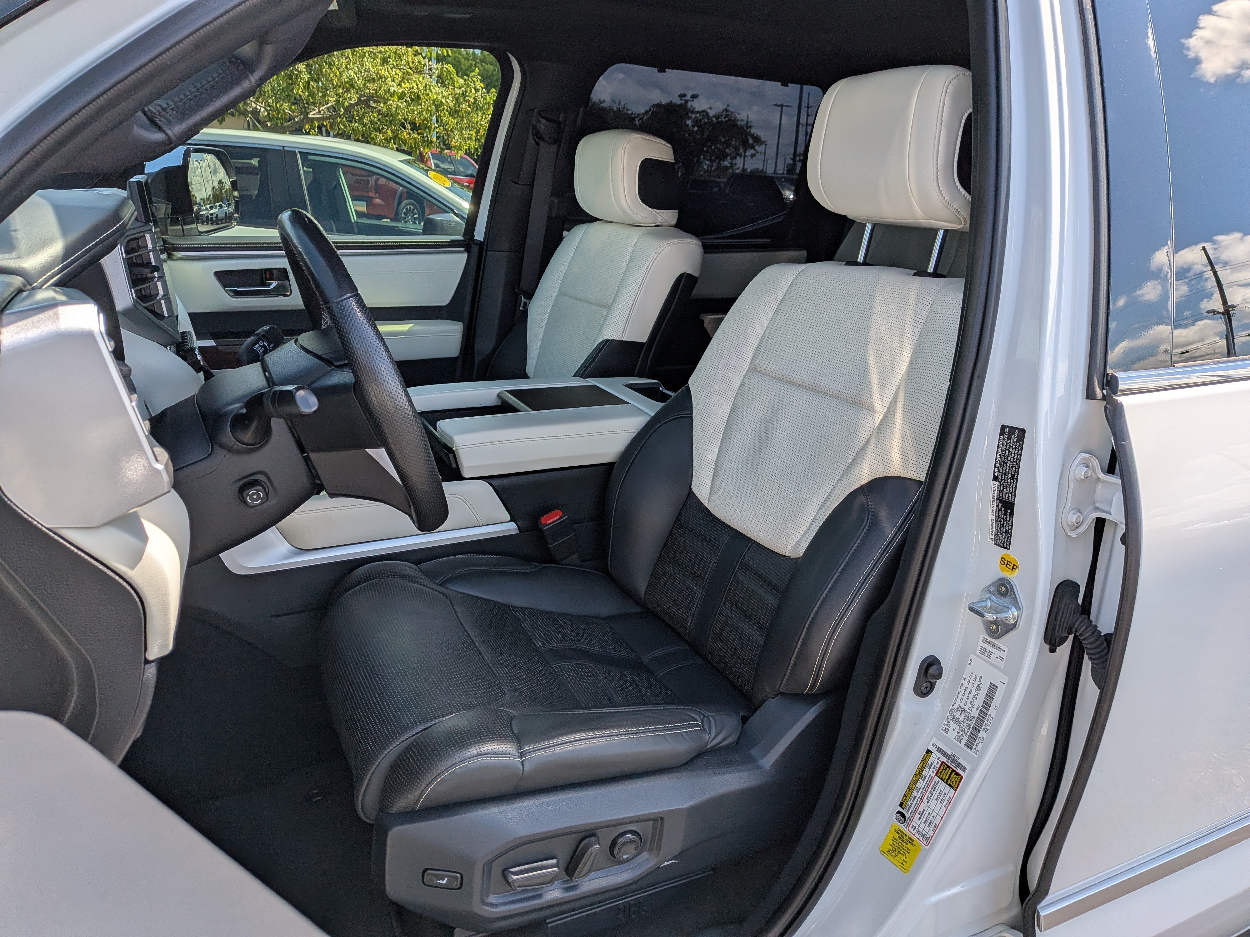 Used 2023 Toyota Tundra Capstone AWD/4WD image 15