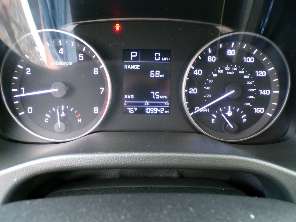 Used 2017 Hyundai Elantra SE FWD image 23