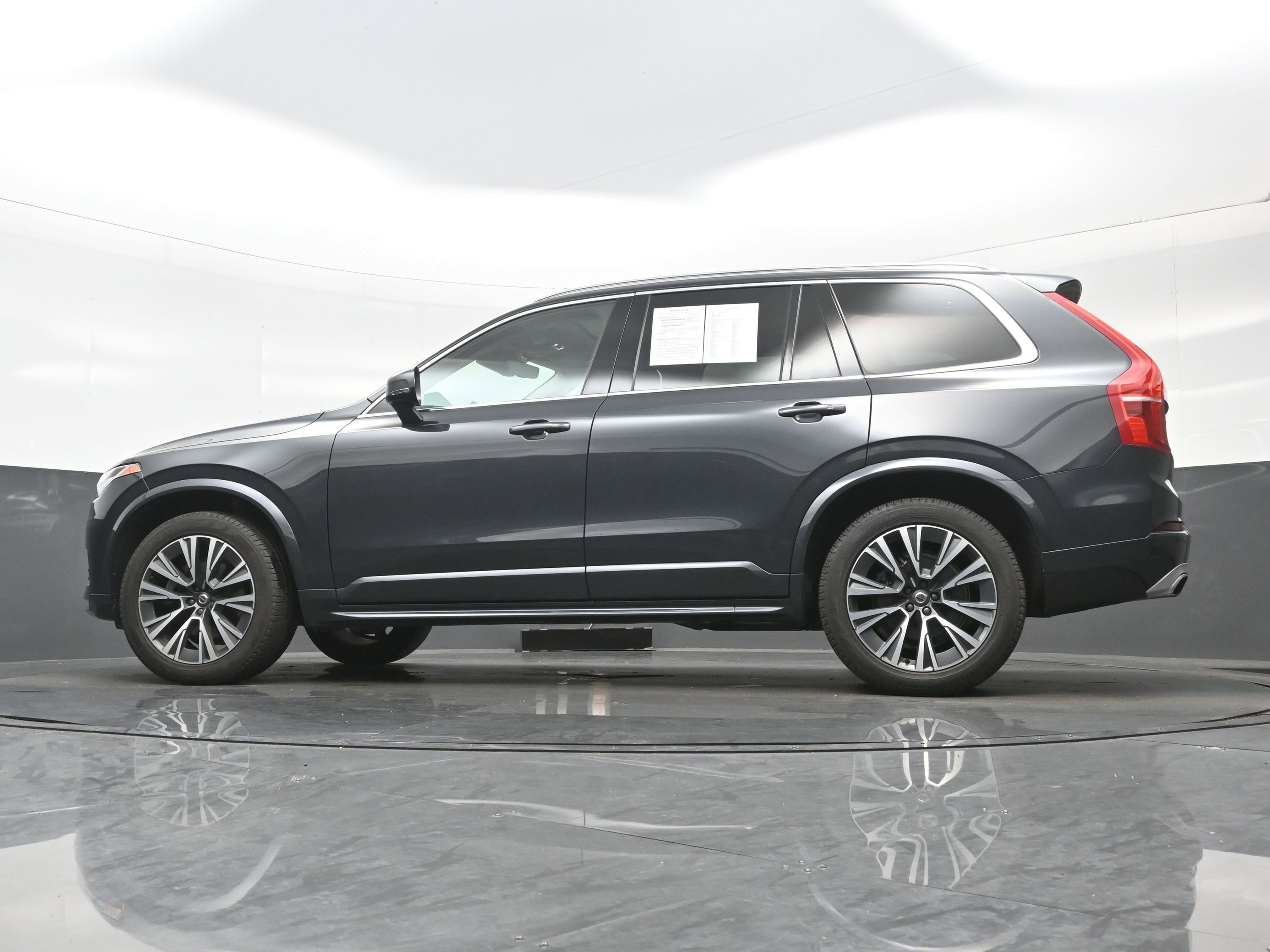 Used 2021 Volvo XC90 T6 Momentum w/ Advanced Package image 31