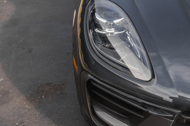 Used 2023 Porsche Macan Turbo image 7