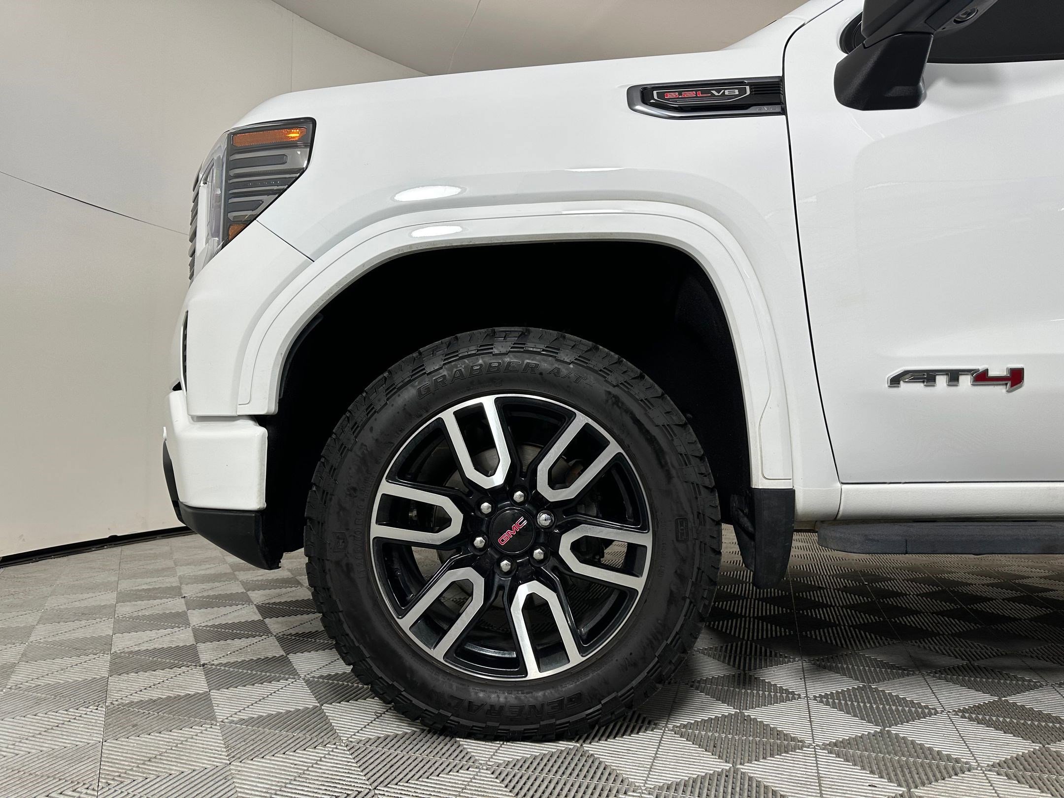Used 2022 GMC Sierra 1500 AT4 w/ AT4 Premium Package image 10