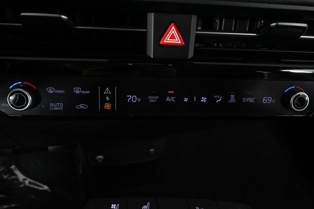 Certified 2022 Kia EV6 Wind image 27
