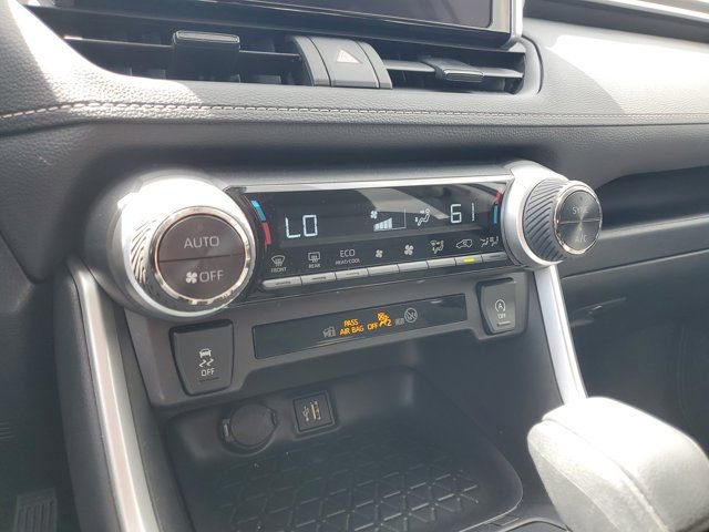 Used 2025 Toyota RAV4 XLE image 20