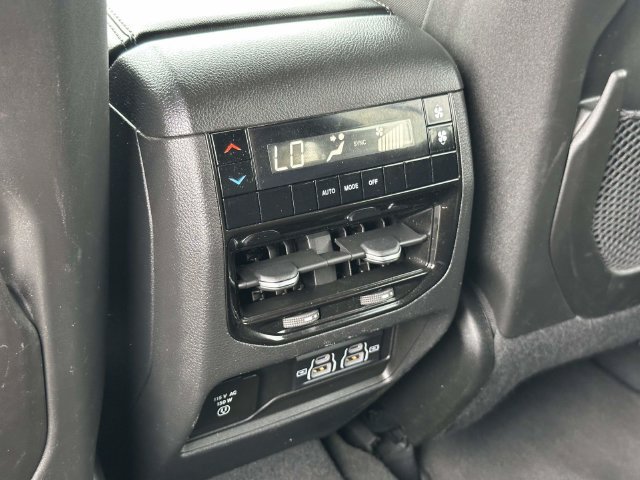 Used 2023 Jeep Grand Cherokee L Laredo AWD/4WD image 18