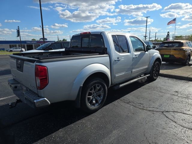 Used 2015 Nissan Frontier SL w/ Moonroof Package AWD/4WD image 2