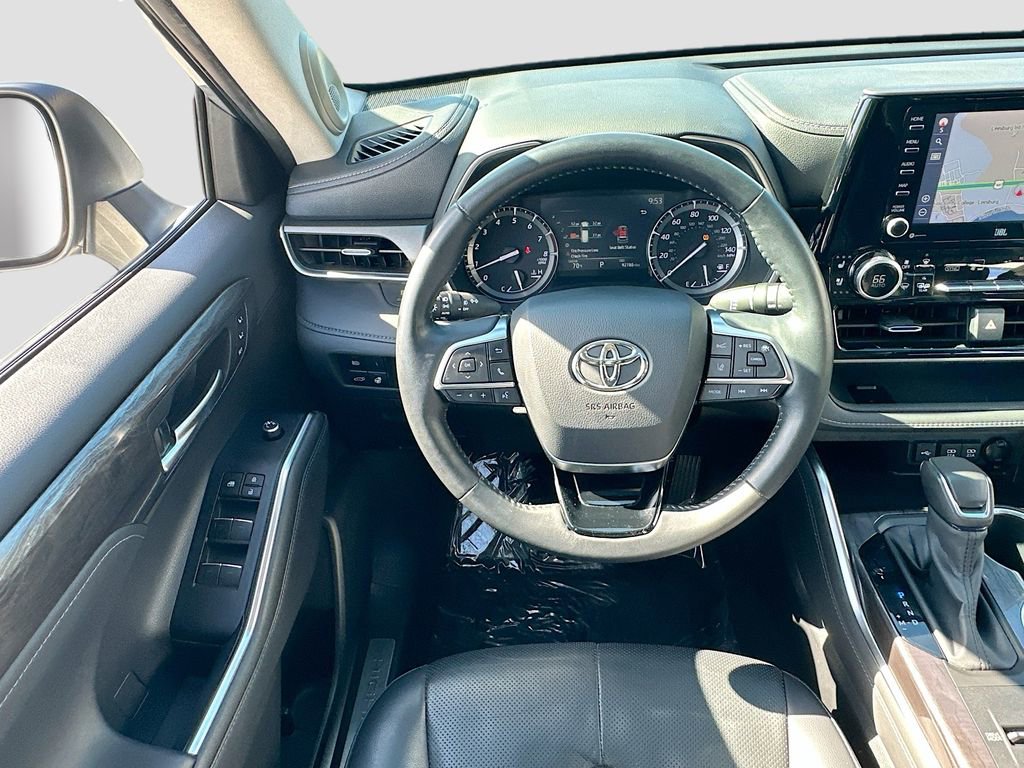 Used 2020 Toyota Highlander Limited image 21