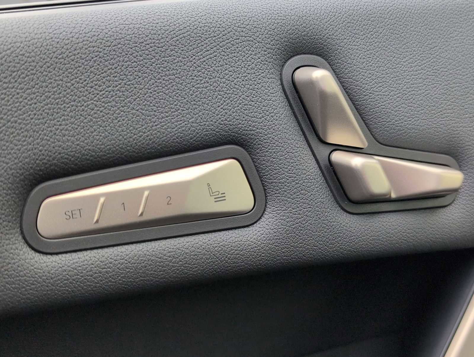 New 2026 BMW iX xDrive45 image 17