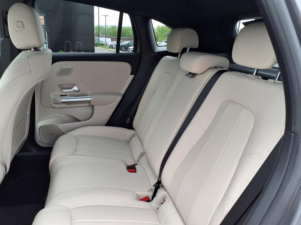 Certified 2025 Mercedes-Benz GLA 250 4MATIC image 15