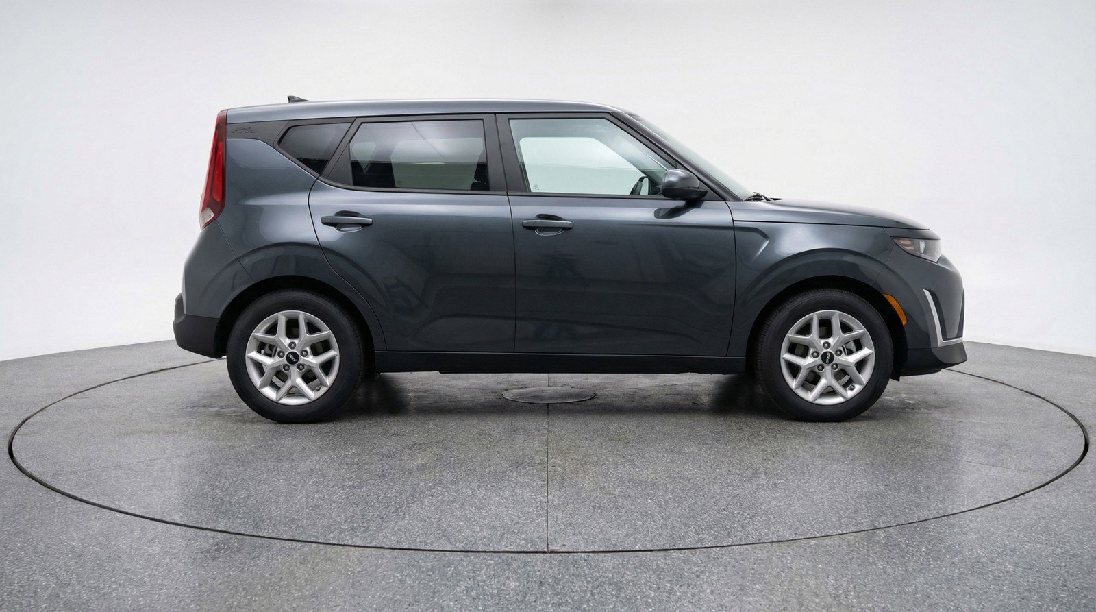 Used 2025 Kia Soul LX w/ LX Technology Package FWD image 11