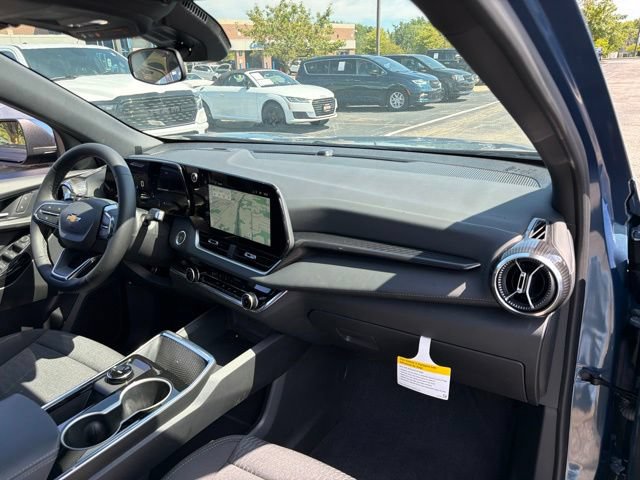 New 2027 Chevrolet Equinox LT w/ LPO, Floor Liner Package FWD image 33