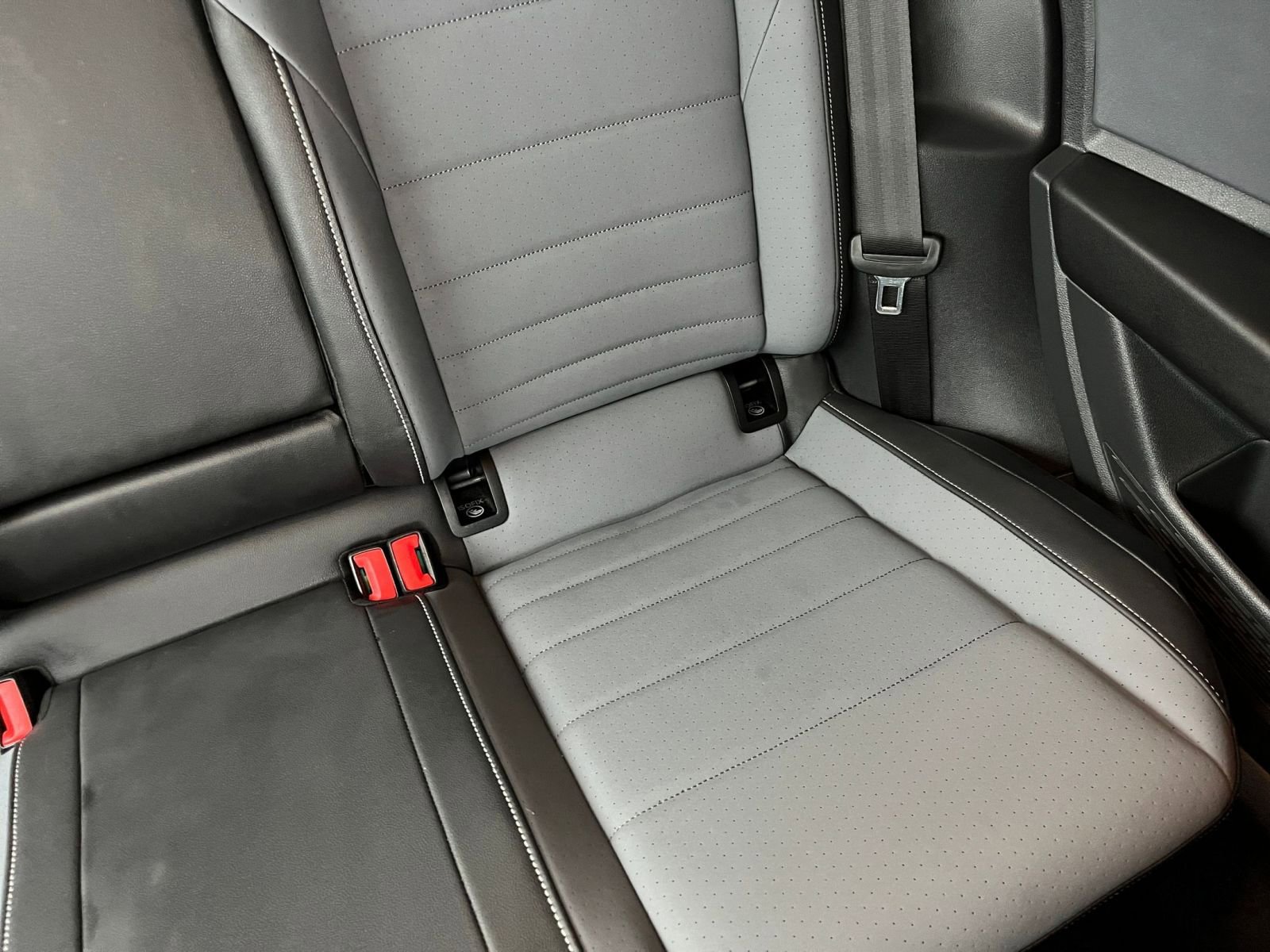 Used 2025 Volkswagen Jetta SE image 37