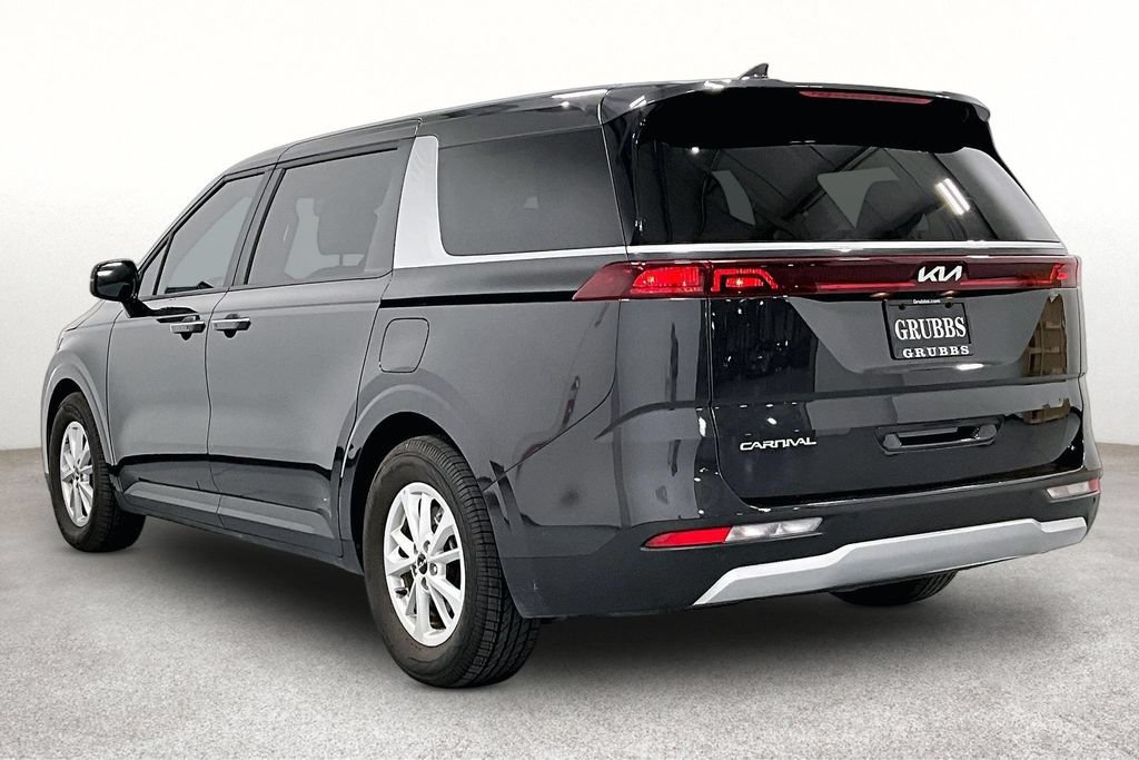 Used 2024 Kia Carnival LX FWD image 15