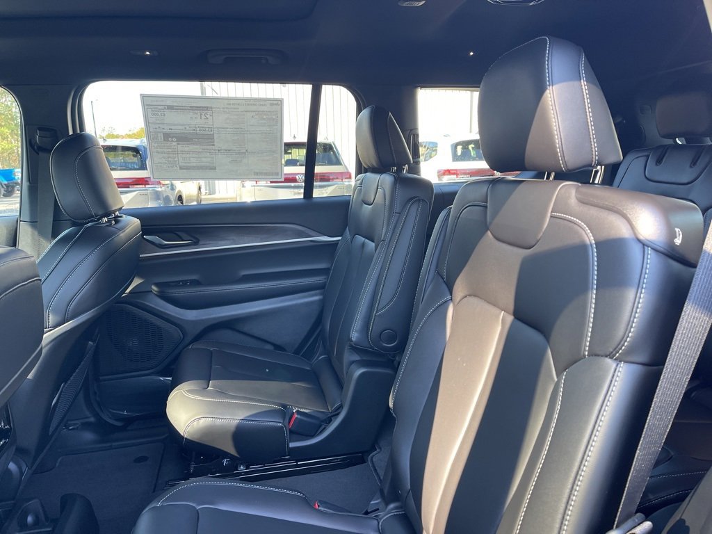 New 2025 Jeep Grand Cherokee L Limited w/ MOPAR Finishing Package image 21