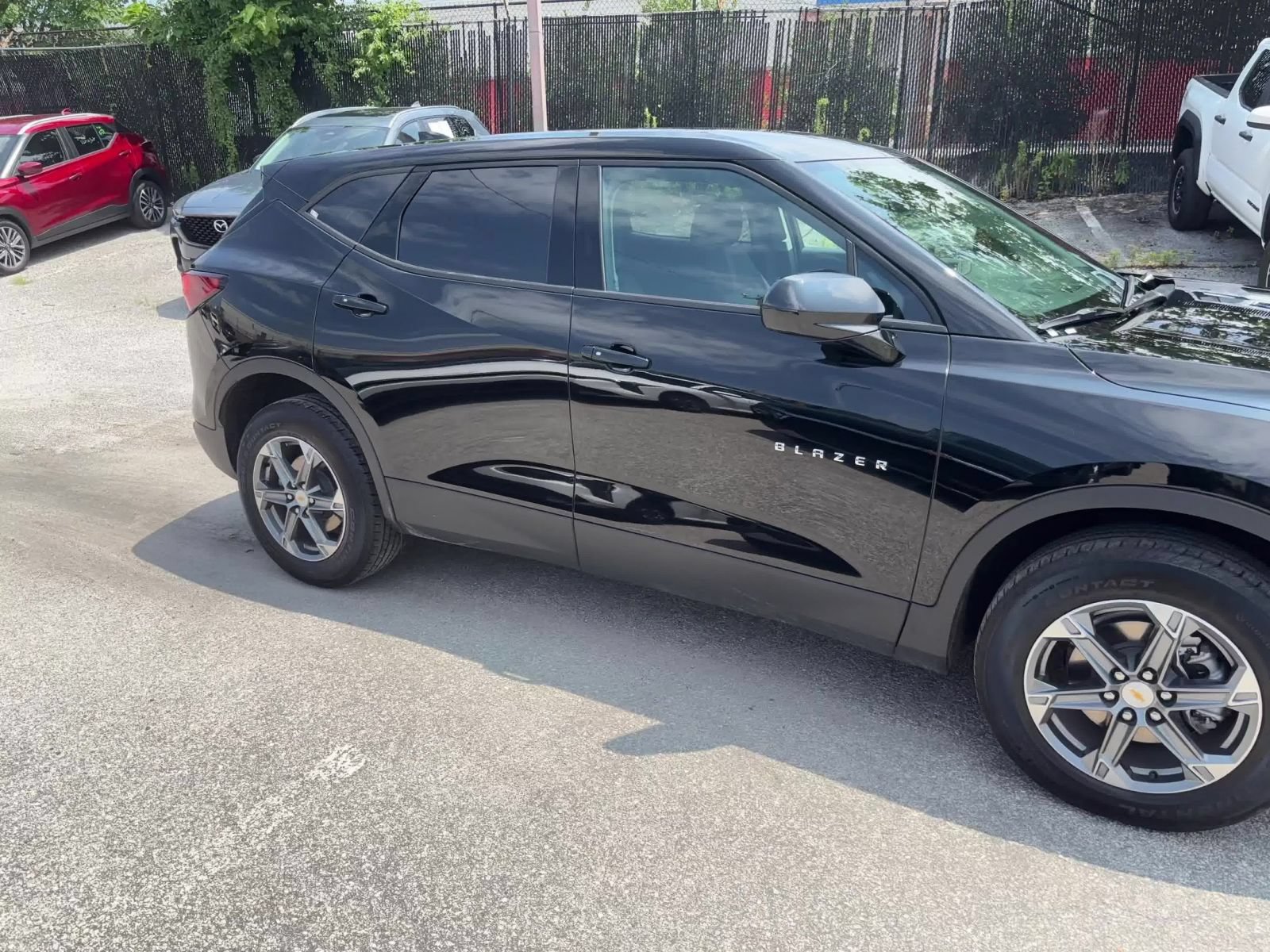 Used 2025 Chevrolet Blazer LT FWD video 2