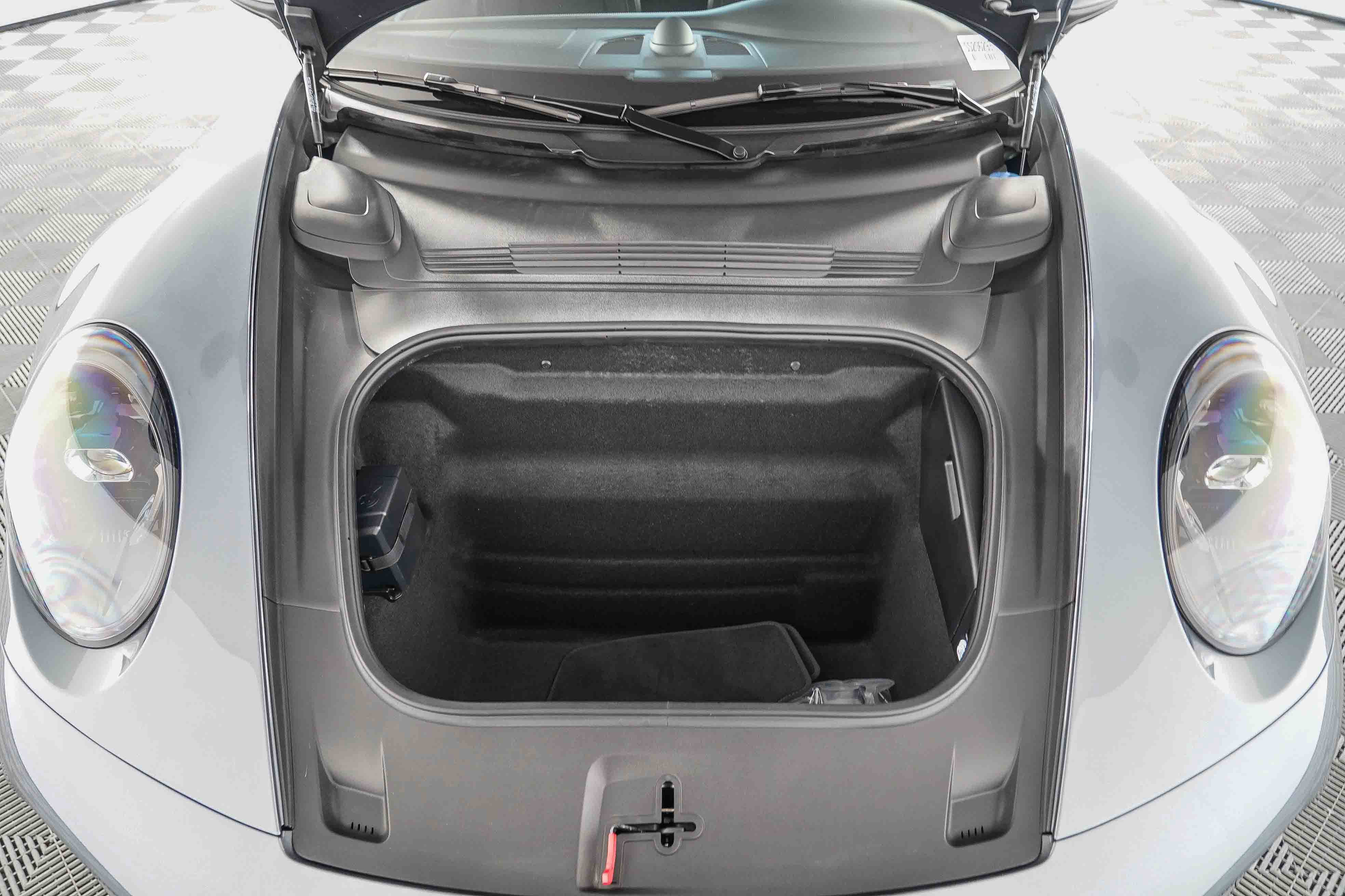 Used 2025 Porsche 911 Carrera image 34