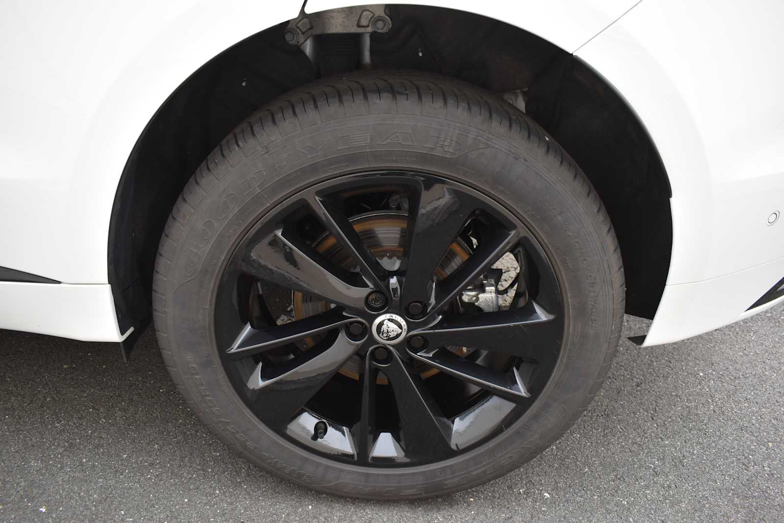 Used 2024 Jaguar F-PACE R-Dynamic S AWD/4WD image 15