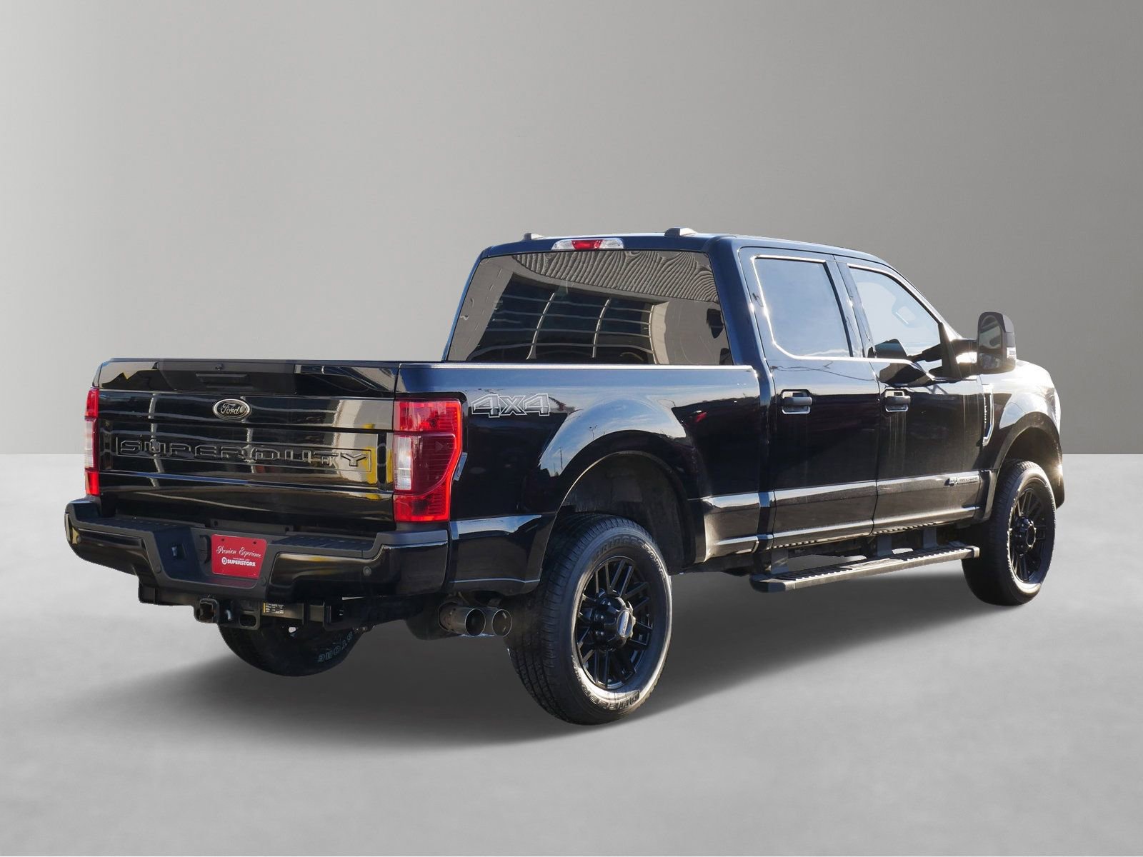 Used 2022 Ford F350 XLT w/ Black Appearance Package image 4