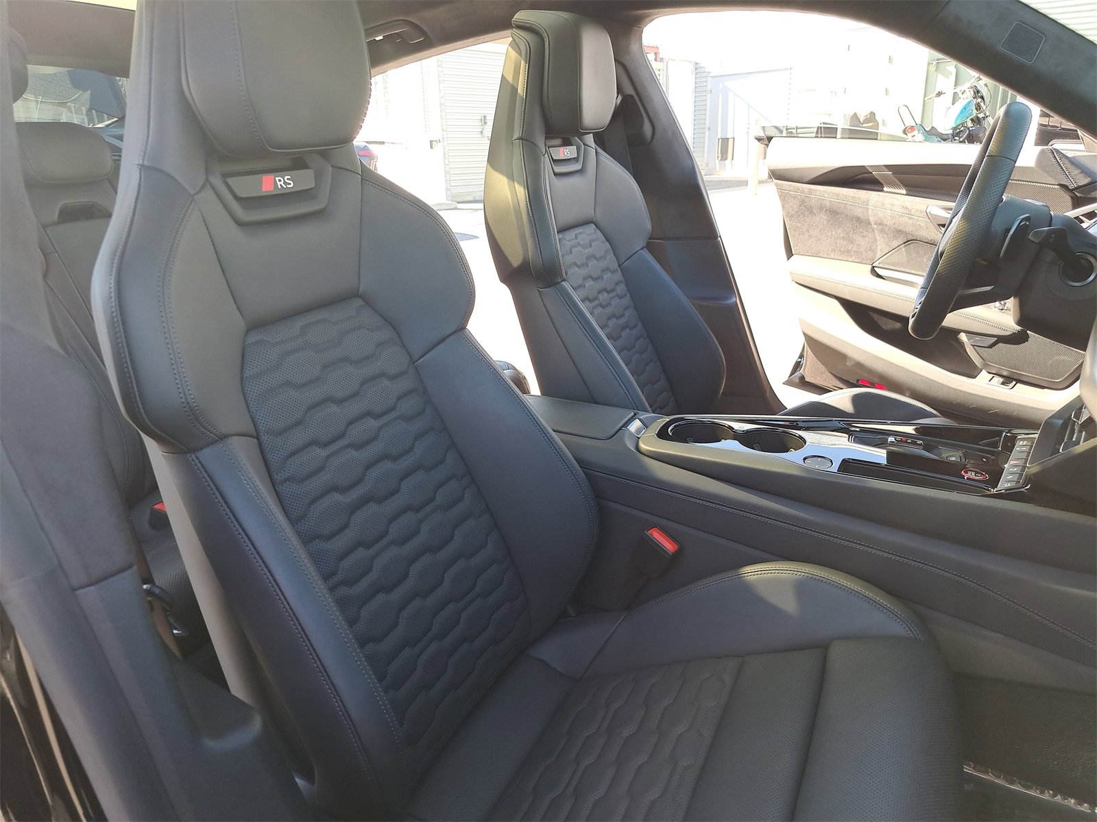 Used 2025 Audi RS e-tron GT performance w/ 21" Wheel Package image 10