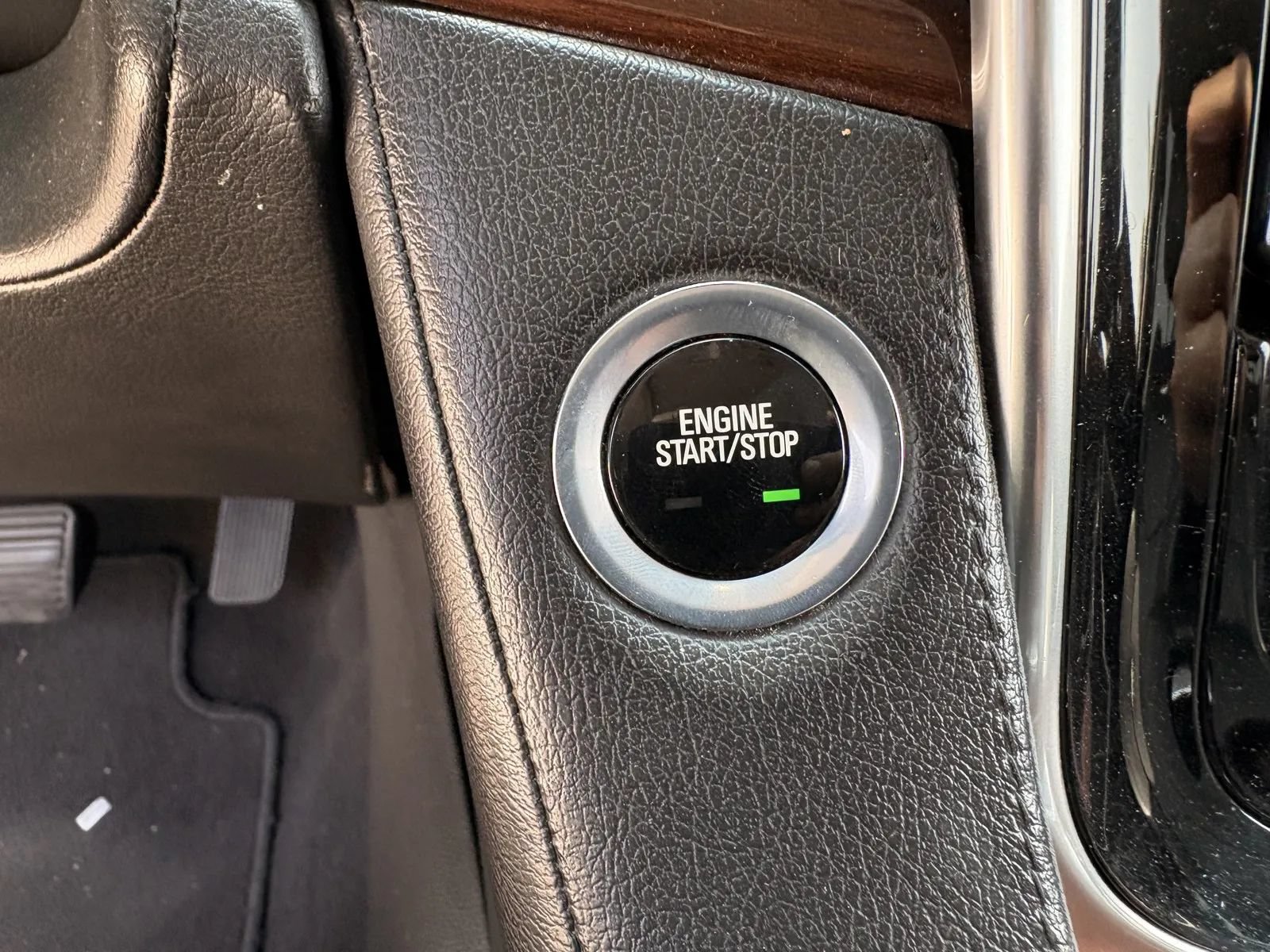 Used 2019 Cadillac Escalade ESV Luxury RWD image 16